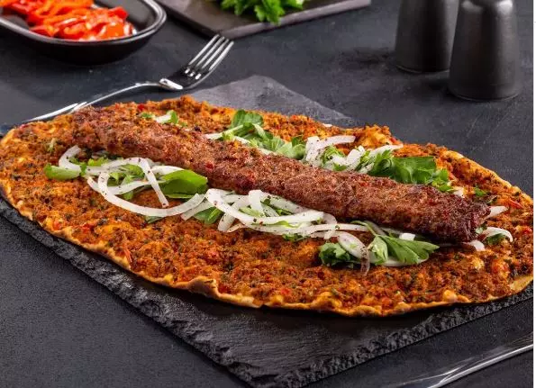 Lahmacun Arasına Adana Kebap (M)